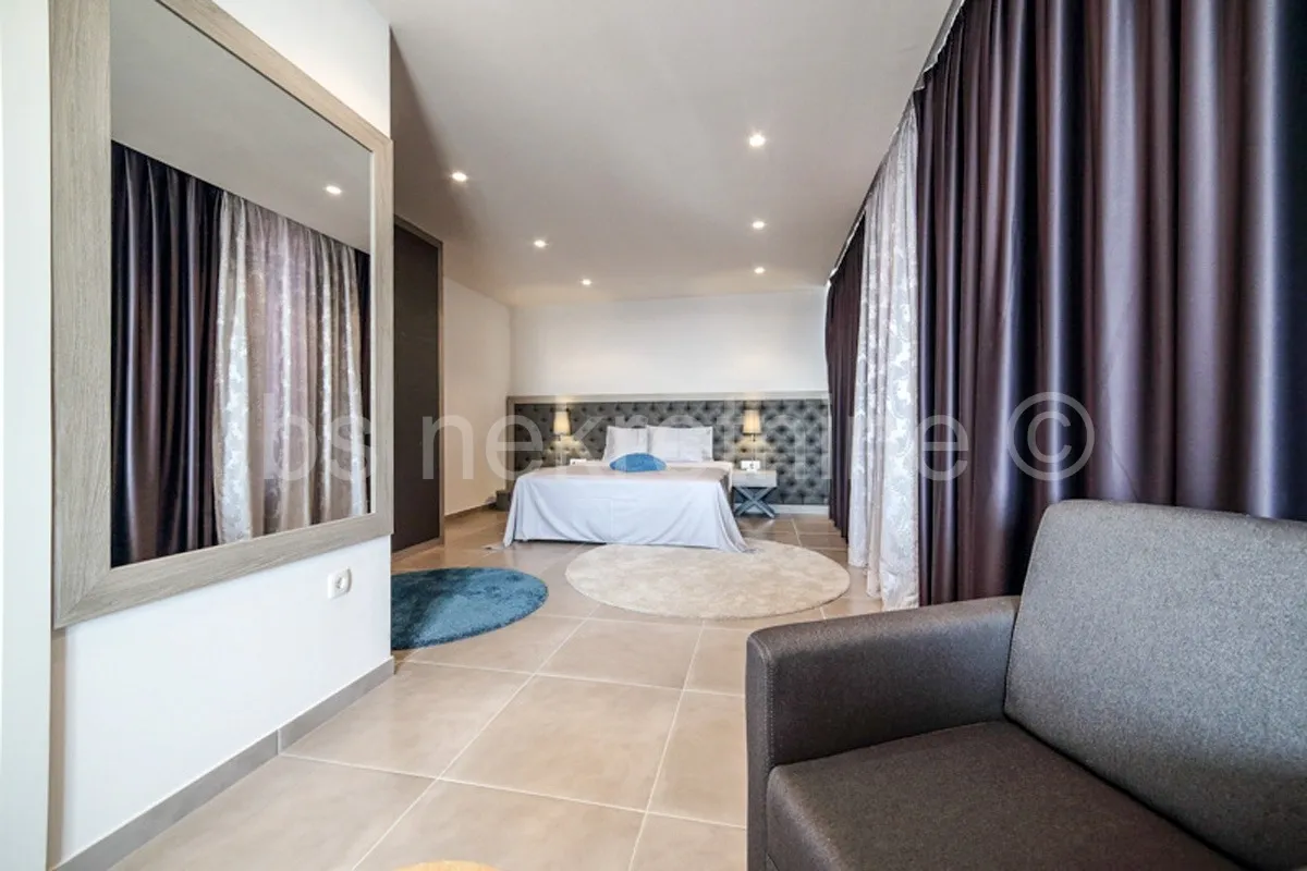 trogir-moderna vila drugi red do mora!!! - slika 7