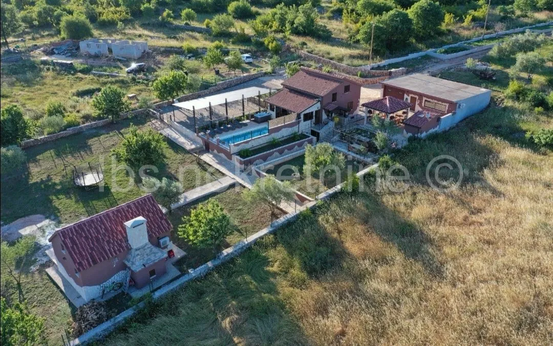 ***divojevići - seosko imanje na 10,000 m2!!!*** - slika 36