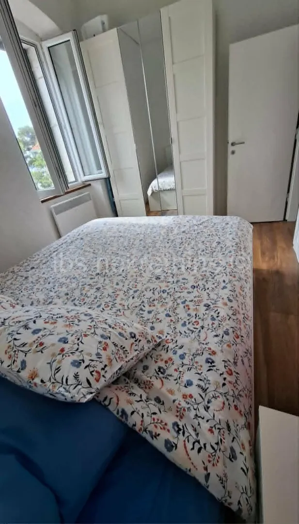 ***u srcu kaštel lušića trosoban stan-drugi red od mora!!!*** - slika 10