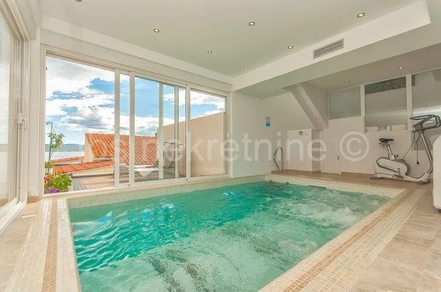 kuća sa apartmanima drugi red do mora!!! - slika 6