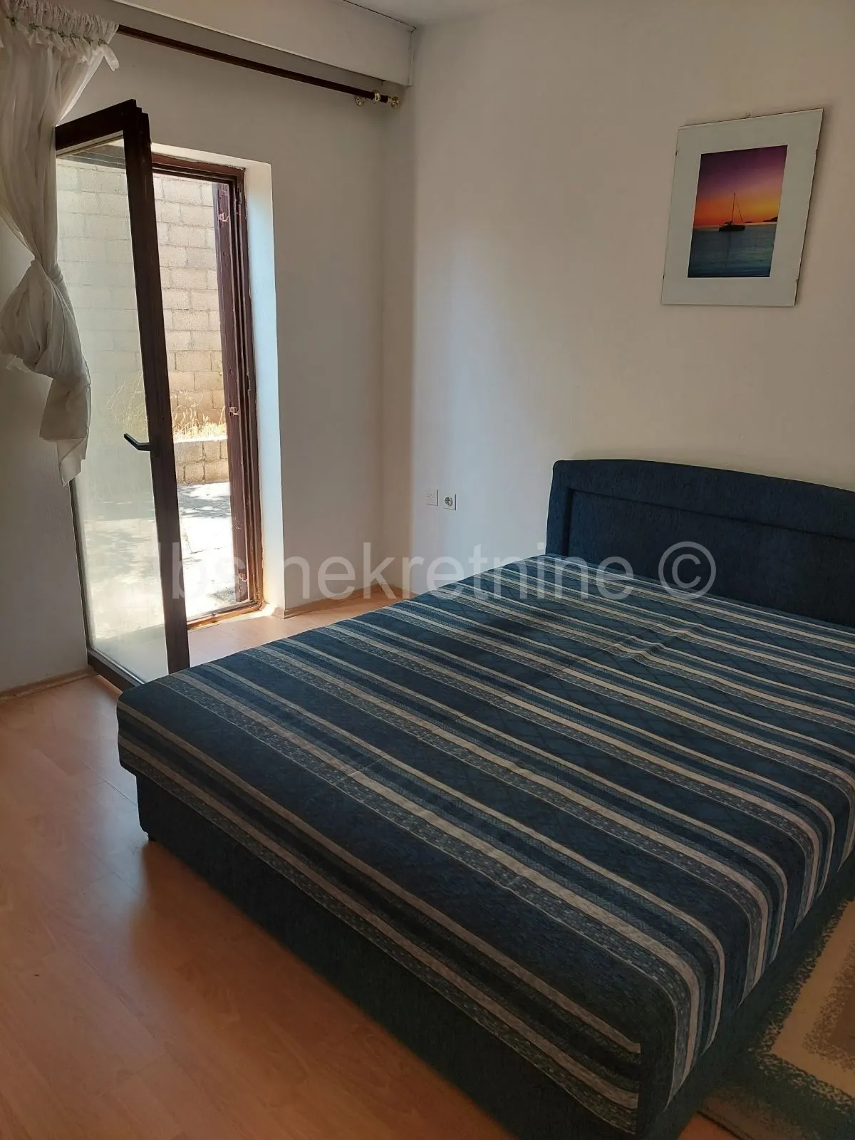 grad hvar - komforan stan pun potencijala sa garažom !!! - slika 8
