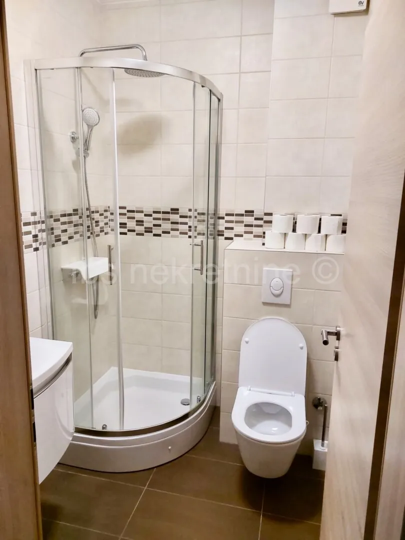 podstrana - trosoban stan na prvom katu, 80 m2, parking mjesto - slika 7