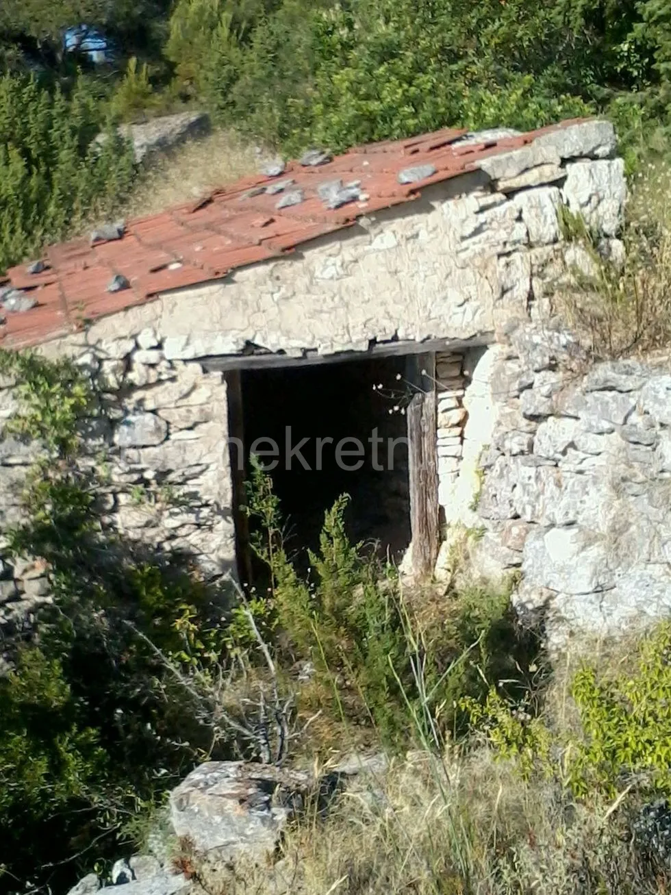 zemljište prodaja vis 32100 m2 - slika 3