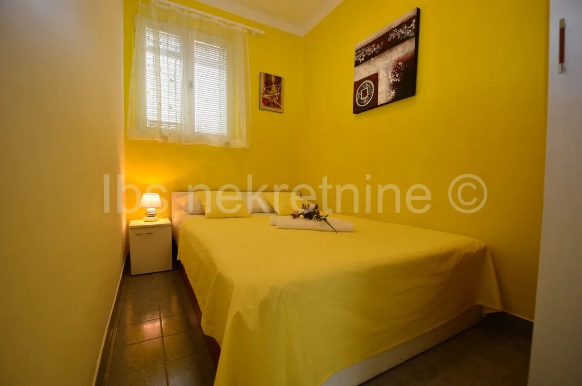 lijepa apartmanska kuća s bazenom!! - slika 9