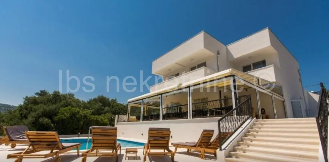 ***luksuzna vila s bazenom-slatine!!!*** - slika 2