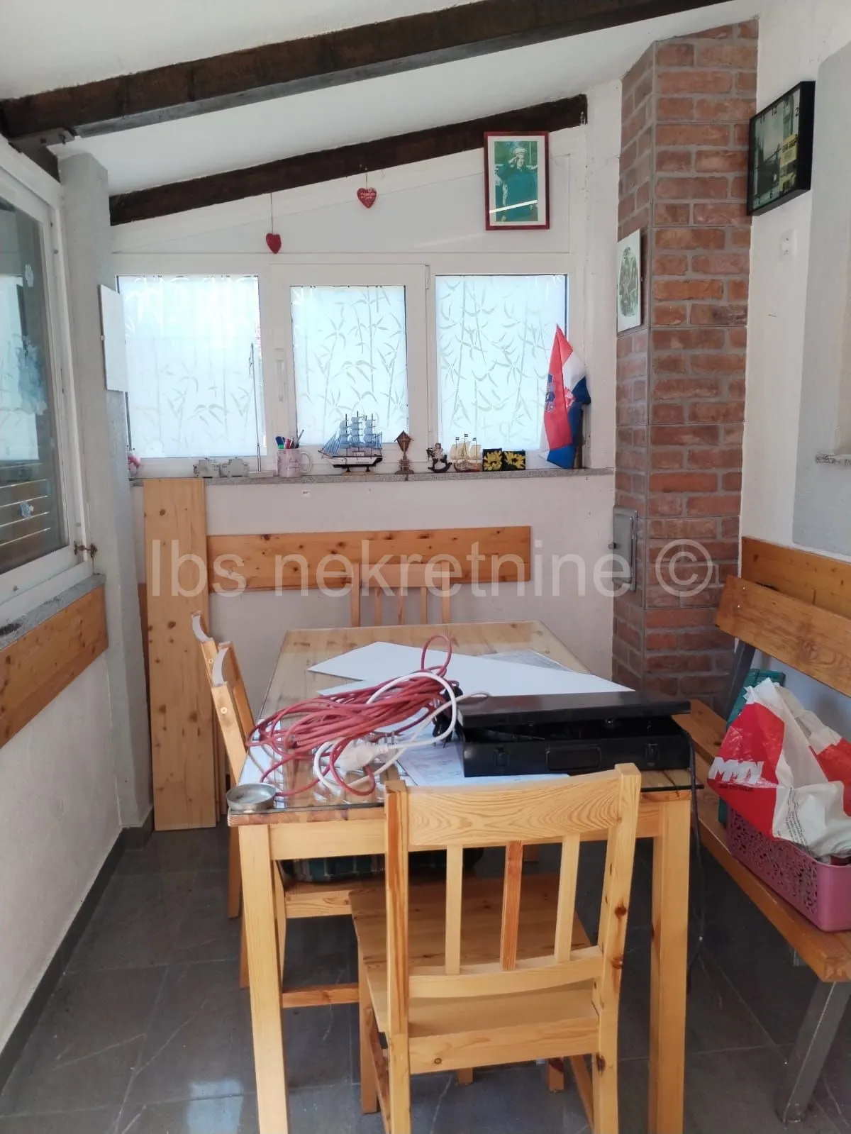 vranjic dvosoban stan u kući - slika 12