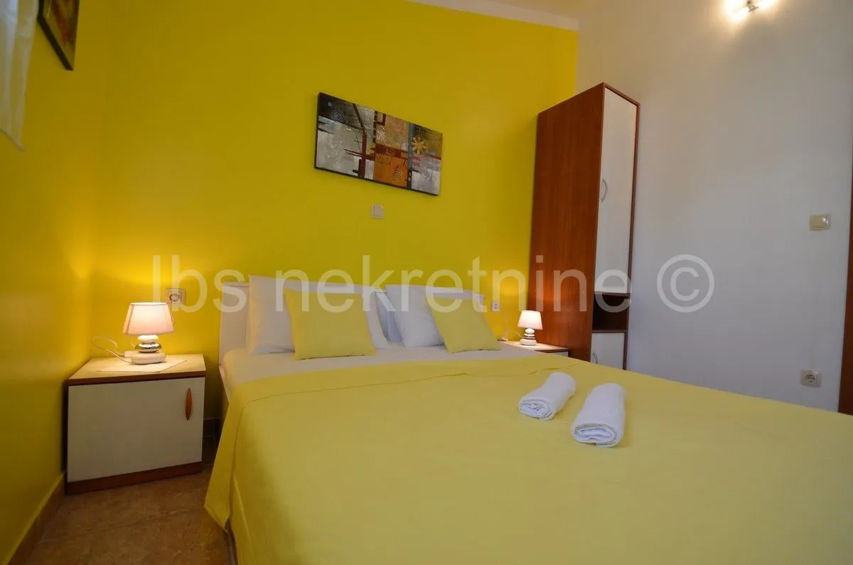 lijepa apartmanska kuća s bazenom!! - slika 24