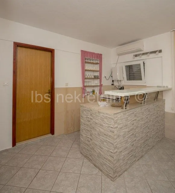 kuća sa četiri apartmana!! - slika 9
