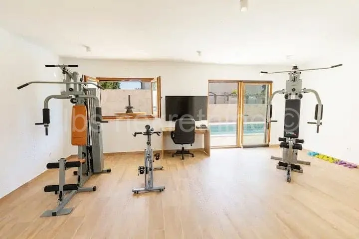 ***prekrasna vila-50 m od mora!!! - slika 13