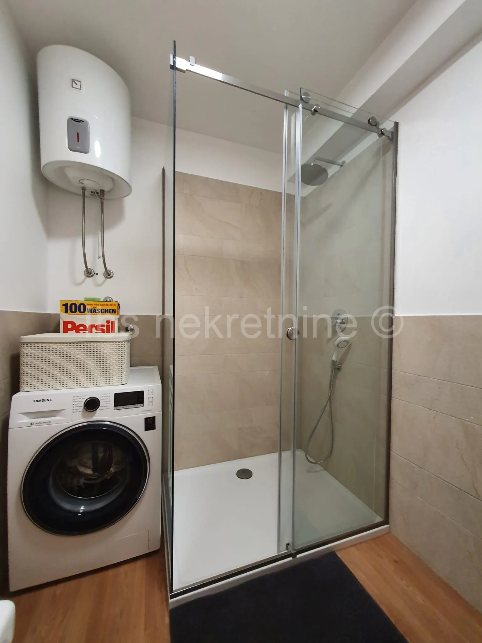 dvoetažan namješten stan, čiovo - slika 10