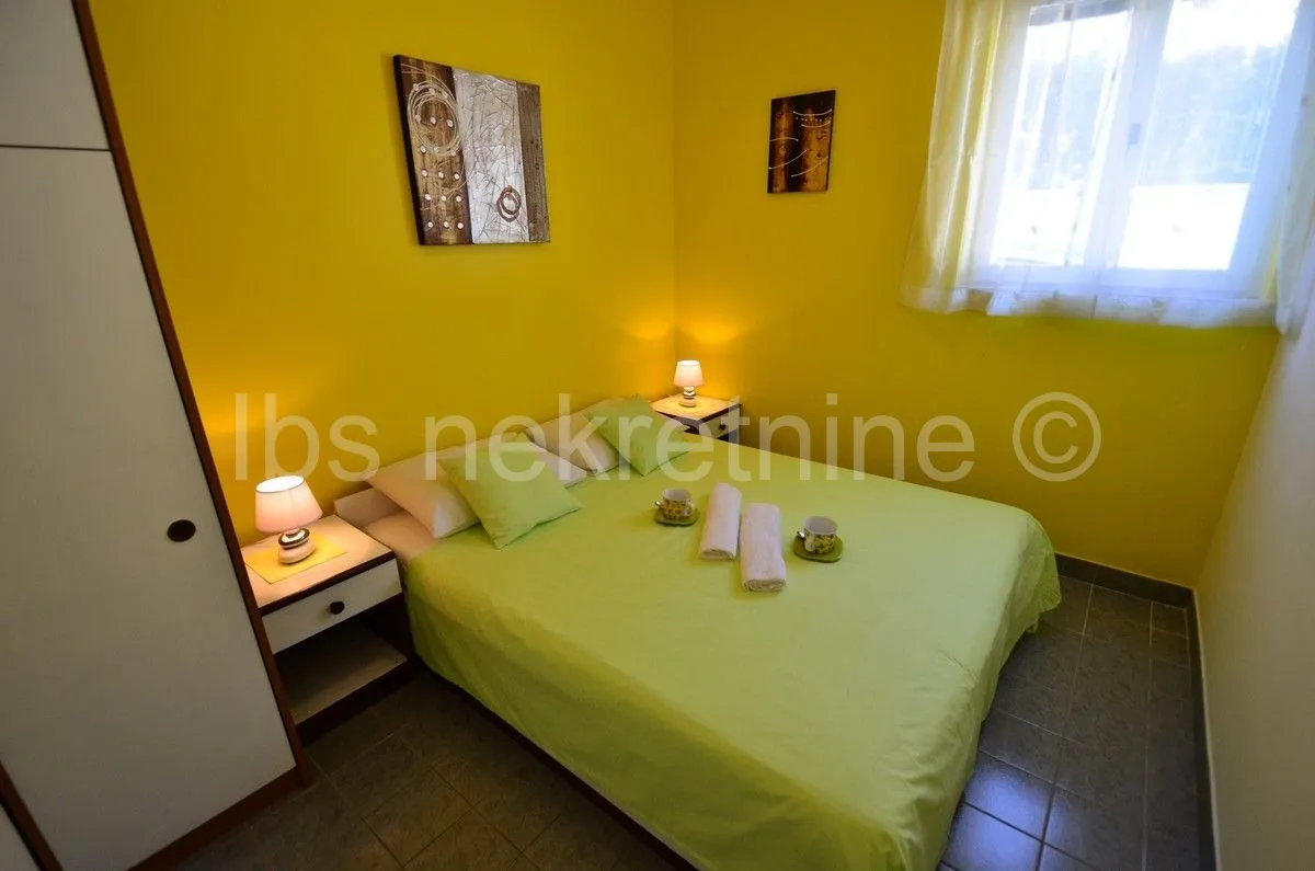 lijepa apartmanska kuća s bazenom!! - slika 10