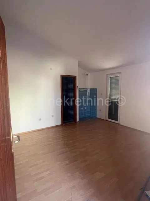 apartmanska kuća na otoku čiovu – idealna prilika za investiciju! - slika 3