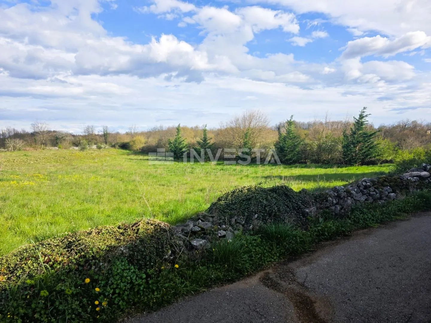 žminj okolica – građevinsko zemljište 563 m² idealno za kuću - slika 2