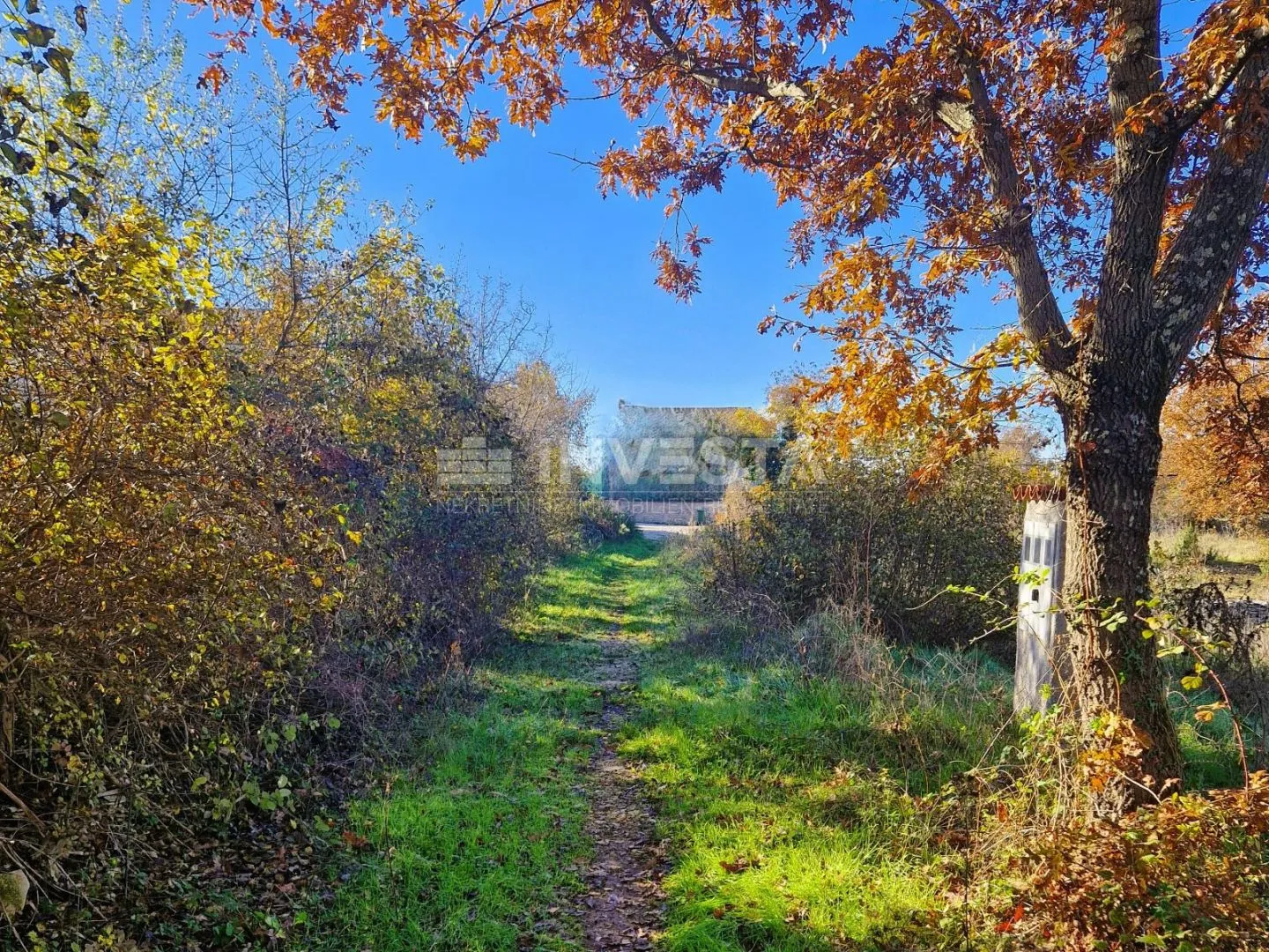 Štokovci, građevinsko 1.256 m2 i poljoprivredno 568 m2zemljište - Štokovci, Svetvinčenat