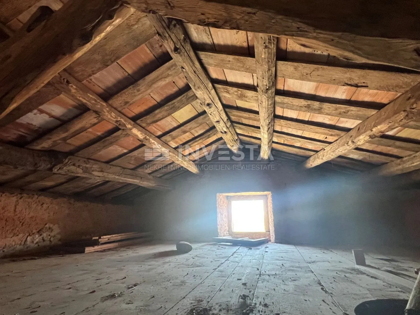 kamena kuća za renovaciju s velikim potencijalom - slika 12