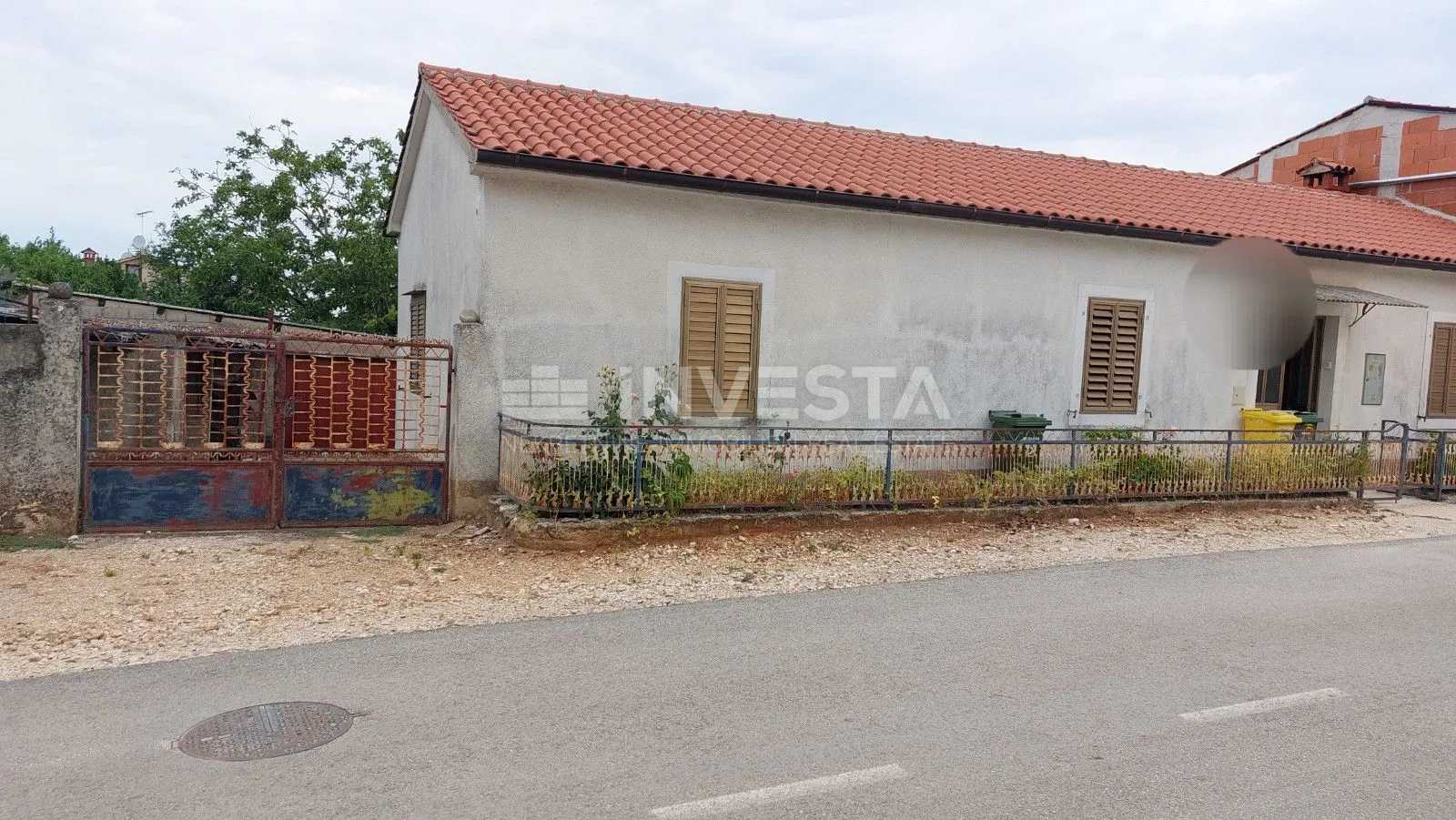 poreč, kuća prizemnica u nizu sa prostranom okućnicom - slika 1