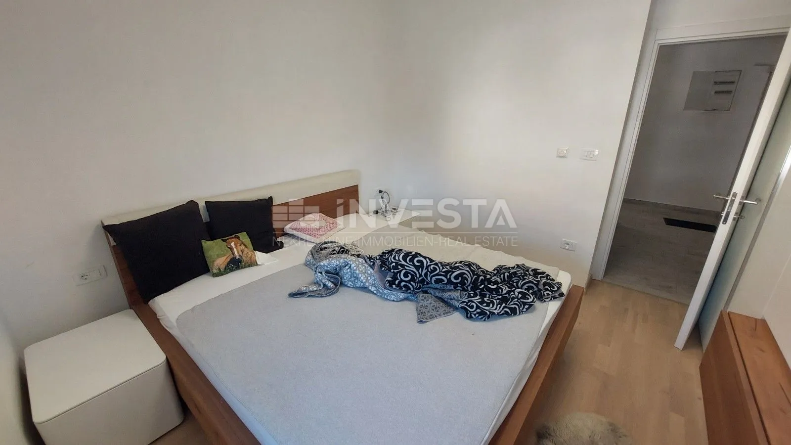 predivan stan u centru umaga 150 m od mora - slika 21