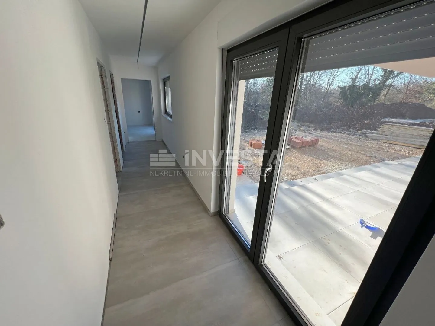 okolica labina, novosagrađena moderna prizemnica, 137 m2, 3ss - slika 20
