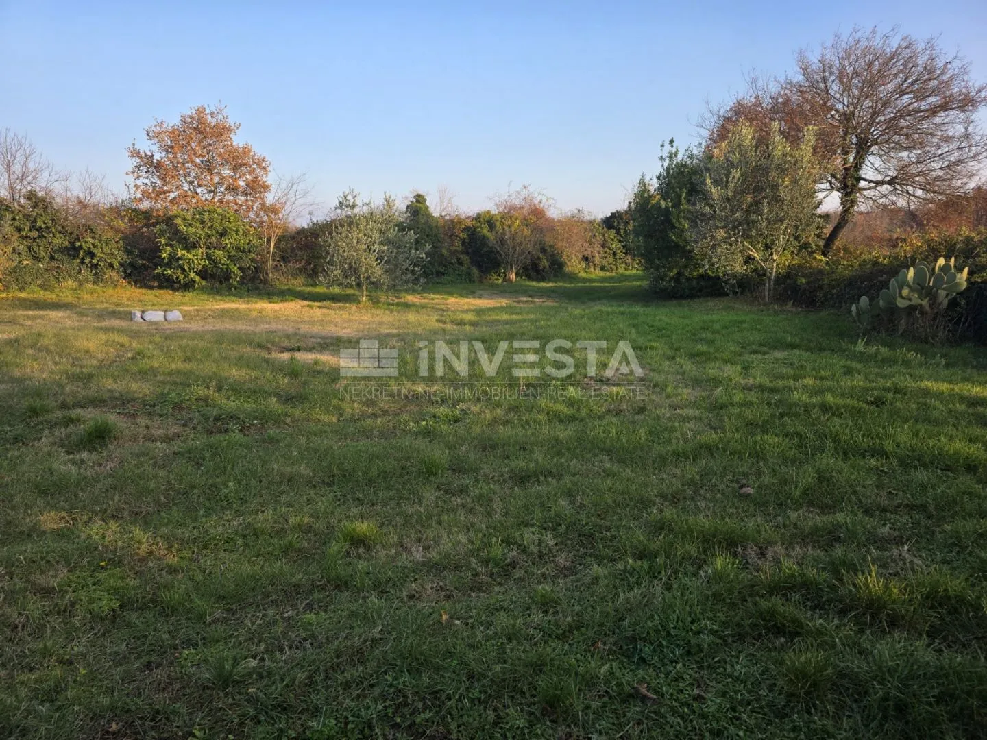 vodnjan okolica, građevinsko zemljište 1025 m2 - slika 2