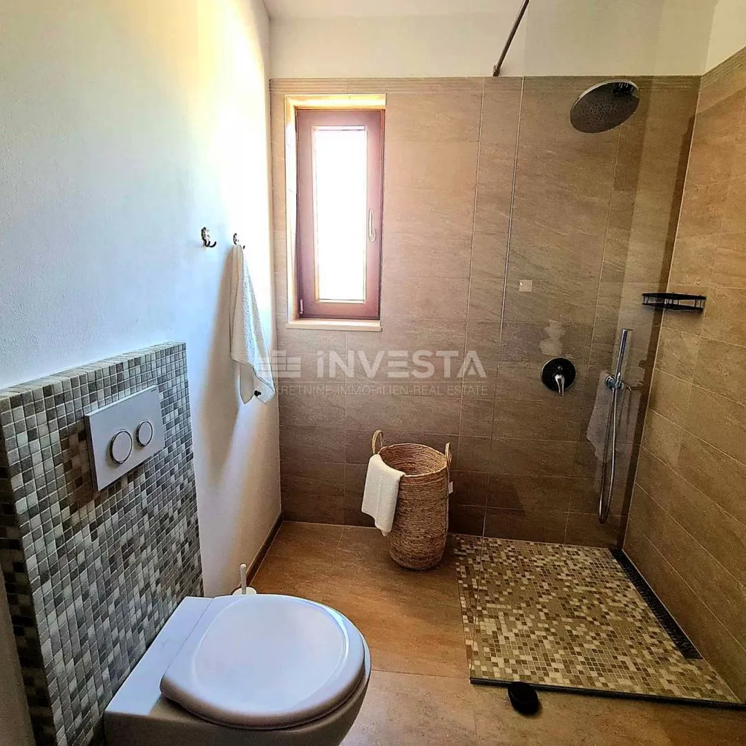 barban, moderna samostojeća vila s bazenom, 1800m2 okućnice - slika 13