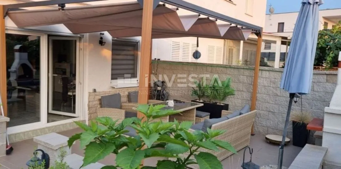 zona poreč, moderno uređen dvosoban stan sa prostranom terasom - slika 12