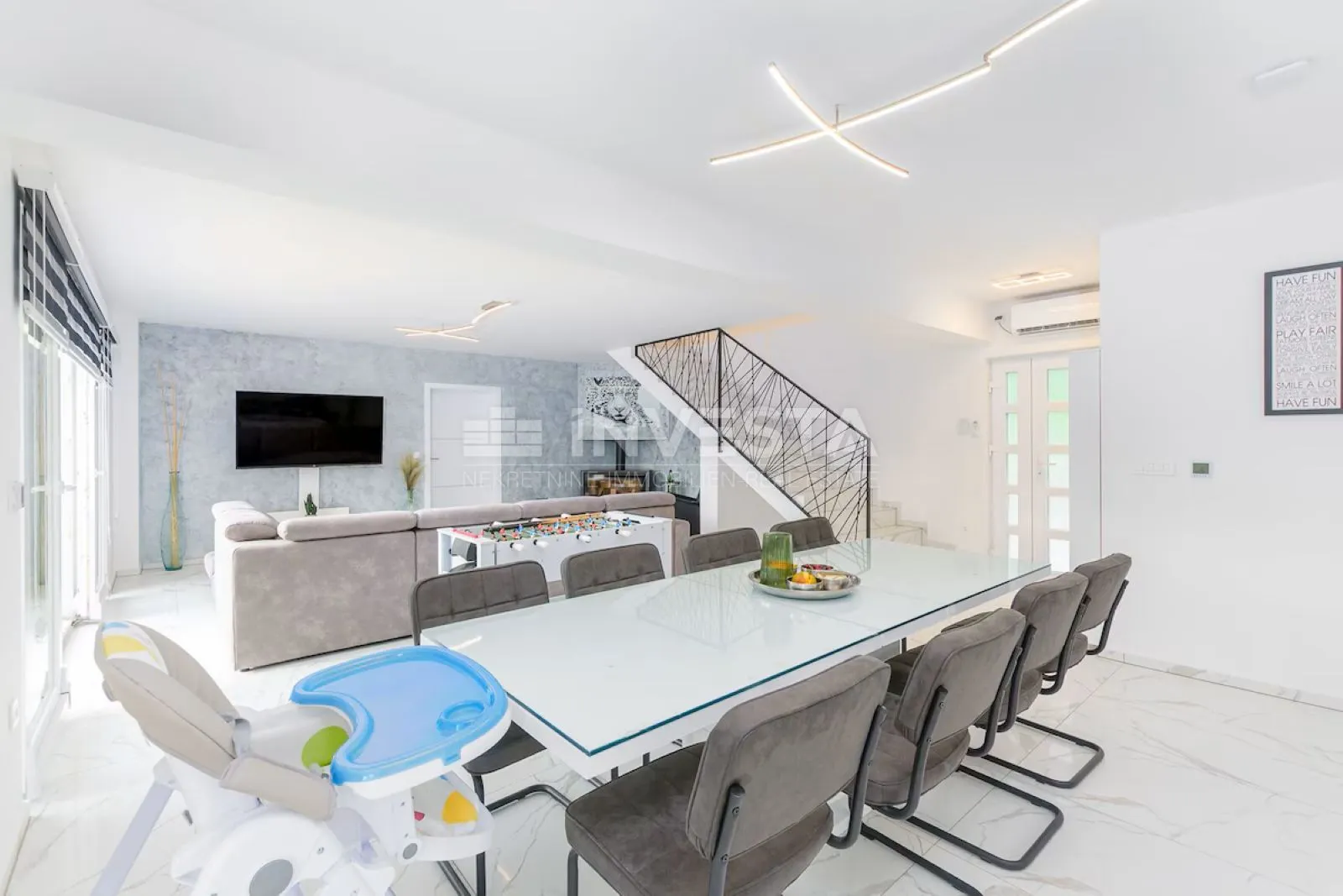 moderna vila s bazenom - slika 6
