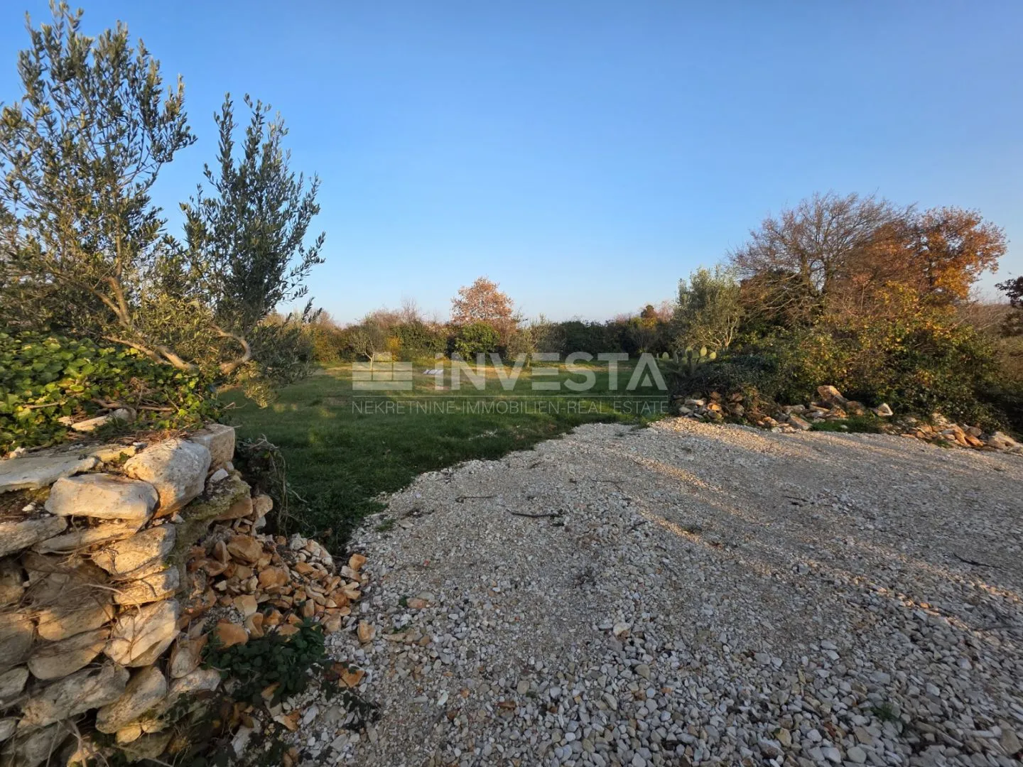 vodnjan okolica, građevinsko zemljište 1025 m2 - slika 10