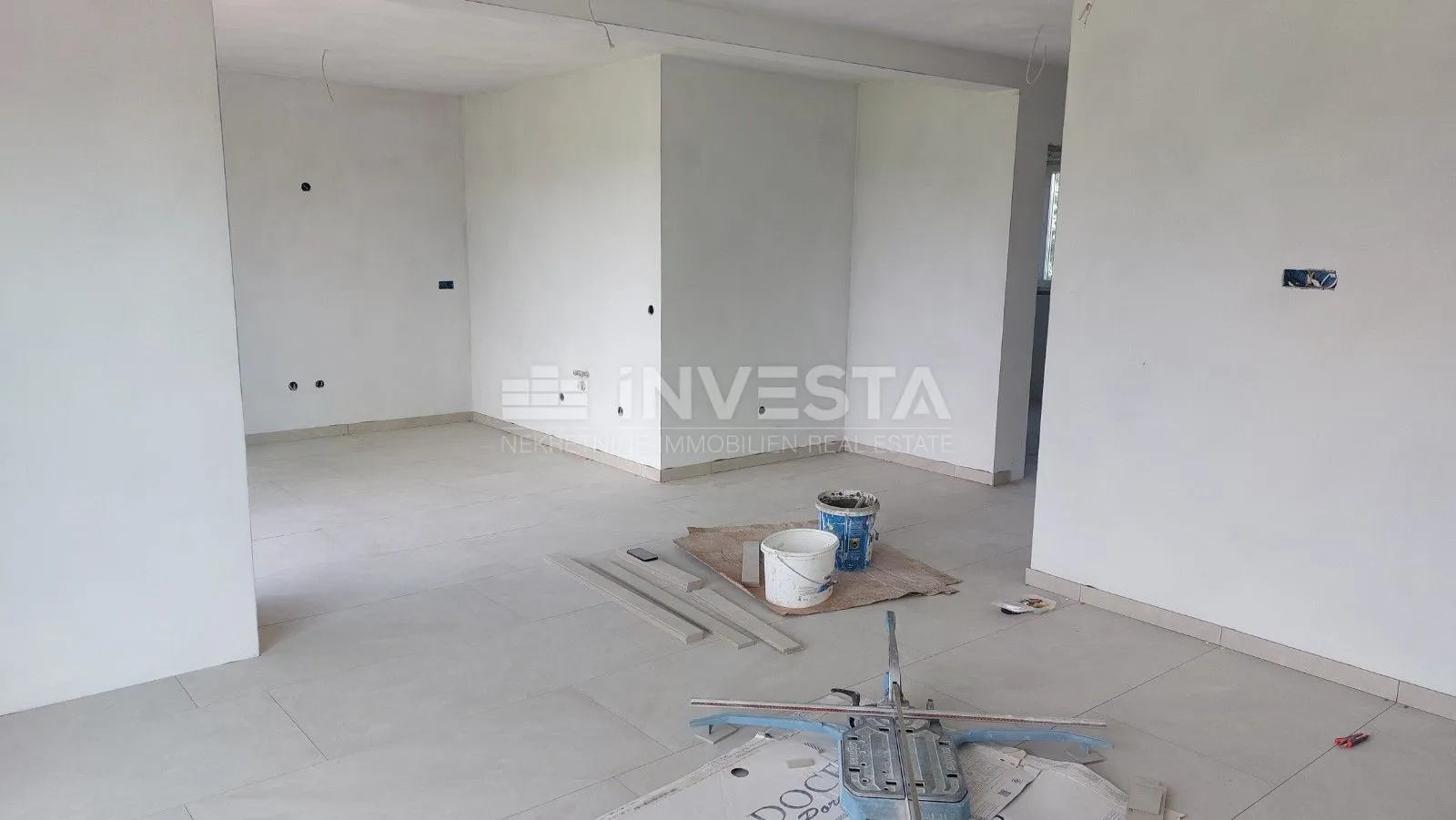 poreč okolica, komforan stan u novogradnji s vrtom - slika 14
