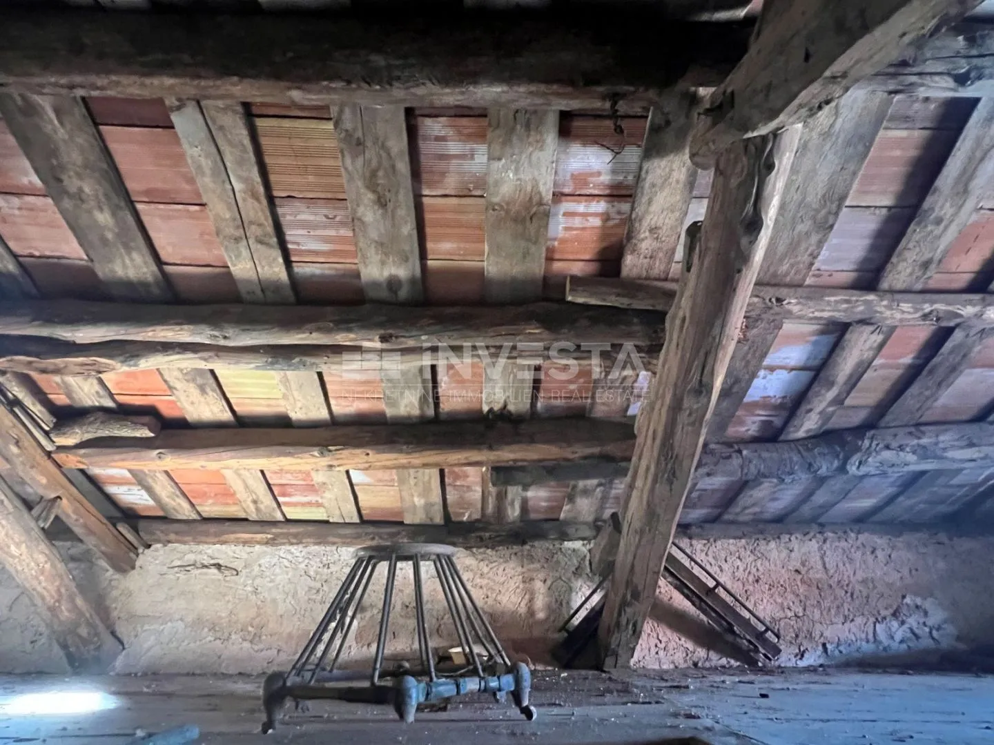kamena kuća za renovaciju s velikim potencijalom - slika 11
