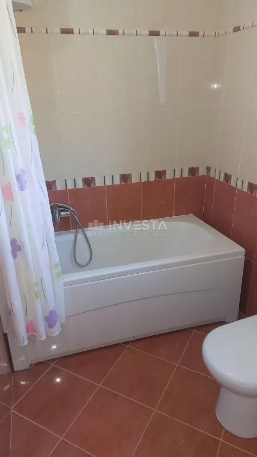 kuća sa bazenom na mirnoj lokaciji - slika 31