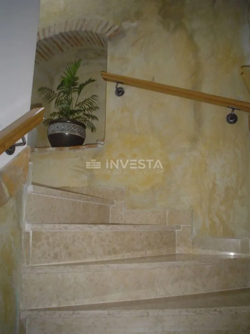 apartmanska kuća u vrsaru - slika 7