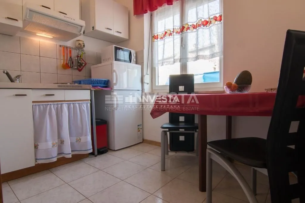 fažana, valbandon, samostojeća kuća sa 4 stambene jedinice i bazenom - slika 4