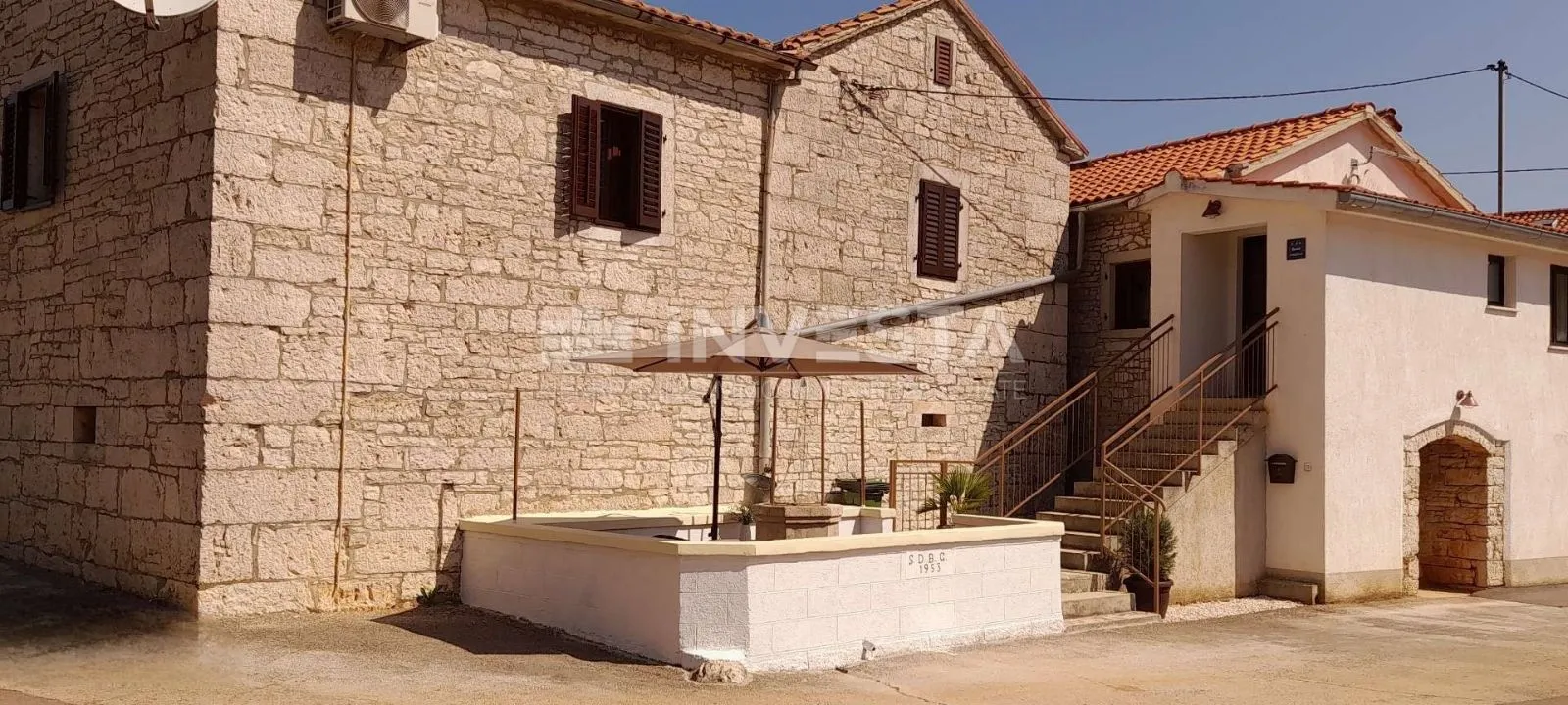 kuća sa građevinskim zemljištem okolica pazina - slika 2