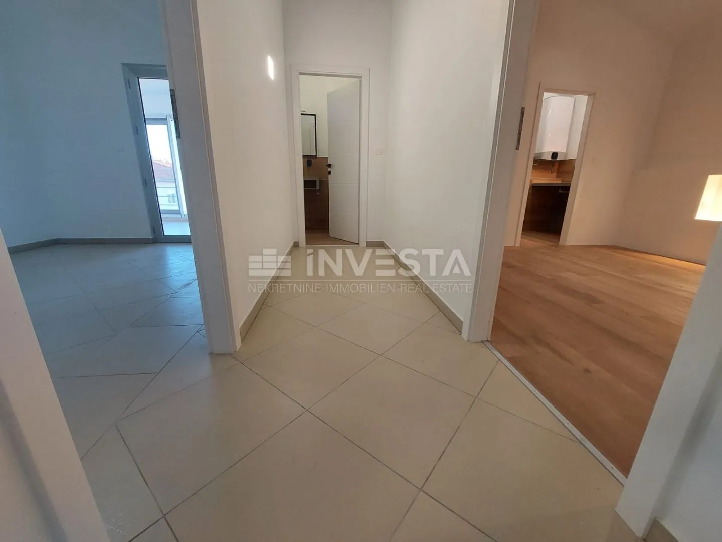 pula, veli vrh, dvije etaže zgrade (u naravi 5 stanova) - slika 17