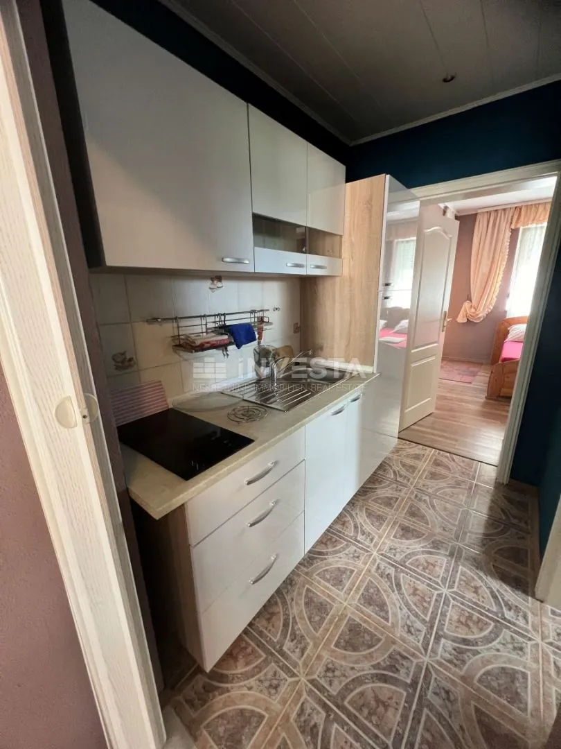 medulin, kuća s 7 apartmana na samo 100 m od mora - slika 7
