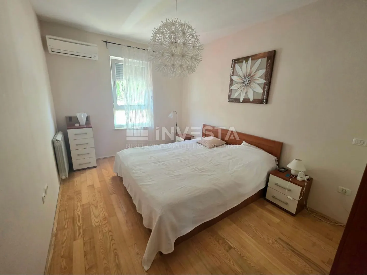 stan u prizemlju manje zgrade, pogled na more, 1 km od plaže - slika 21