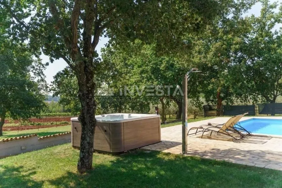 poreč okolica, tradicionalna vila s bazenom i predivnom okućnicom - slika 3