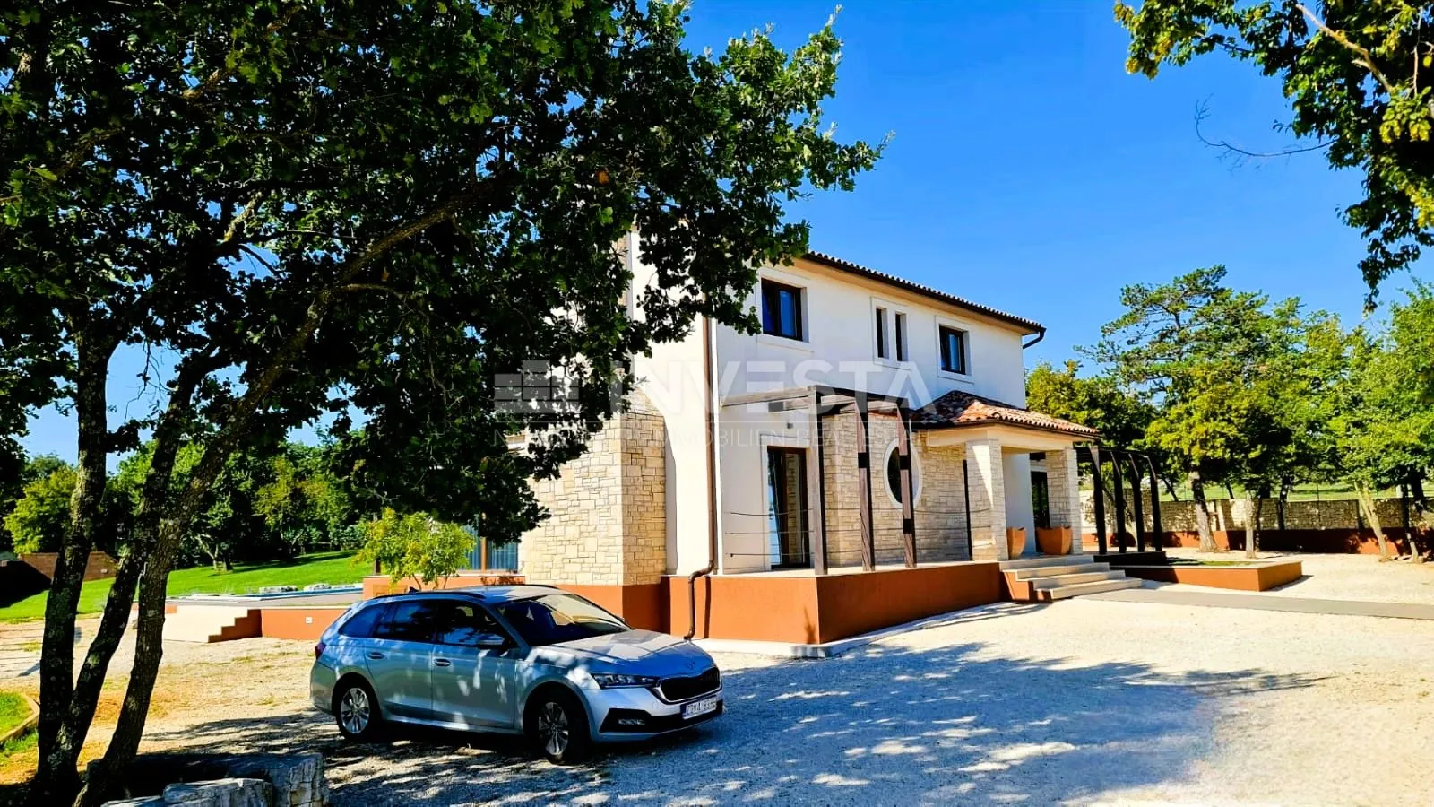 barban, moderna samostojeća vila s bazenom, 1800m2 okućnice - slika 25