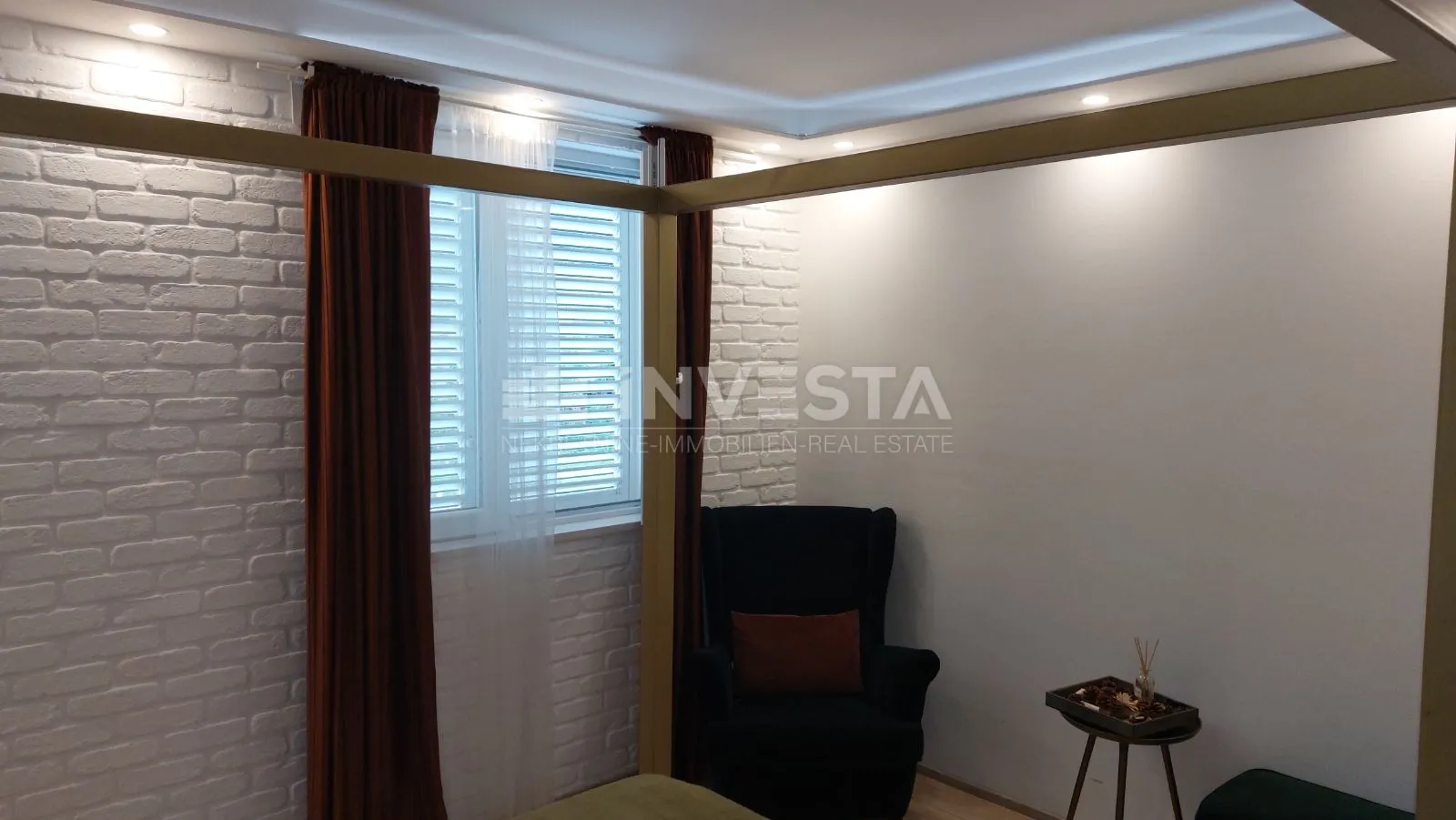 predivan stan u centru vrsara - slika 7