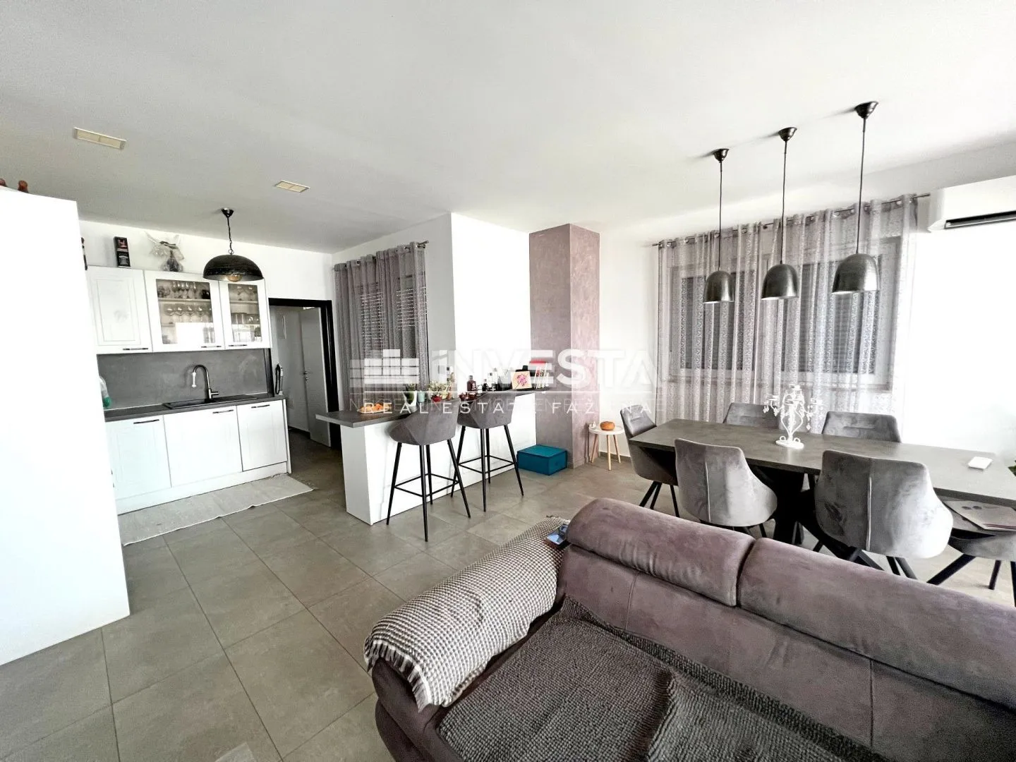 vodnjan okolica, moderna kuća s konobom, 240 m2 - slika 15