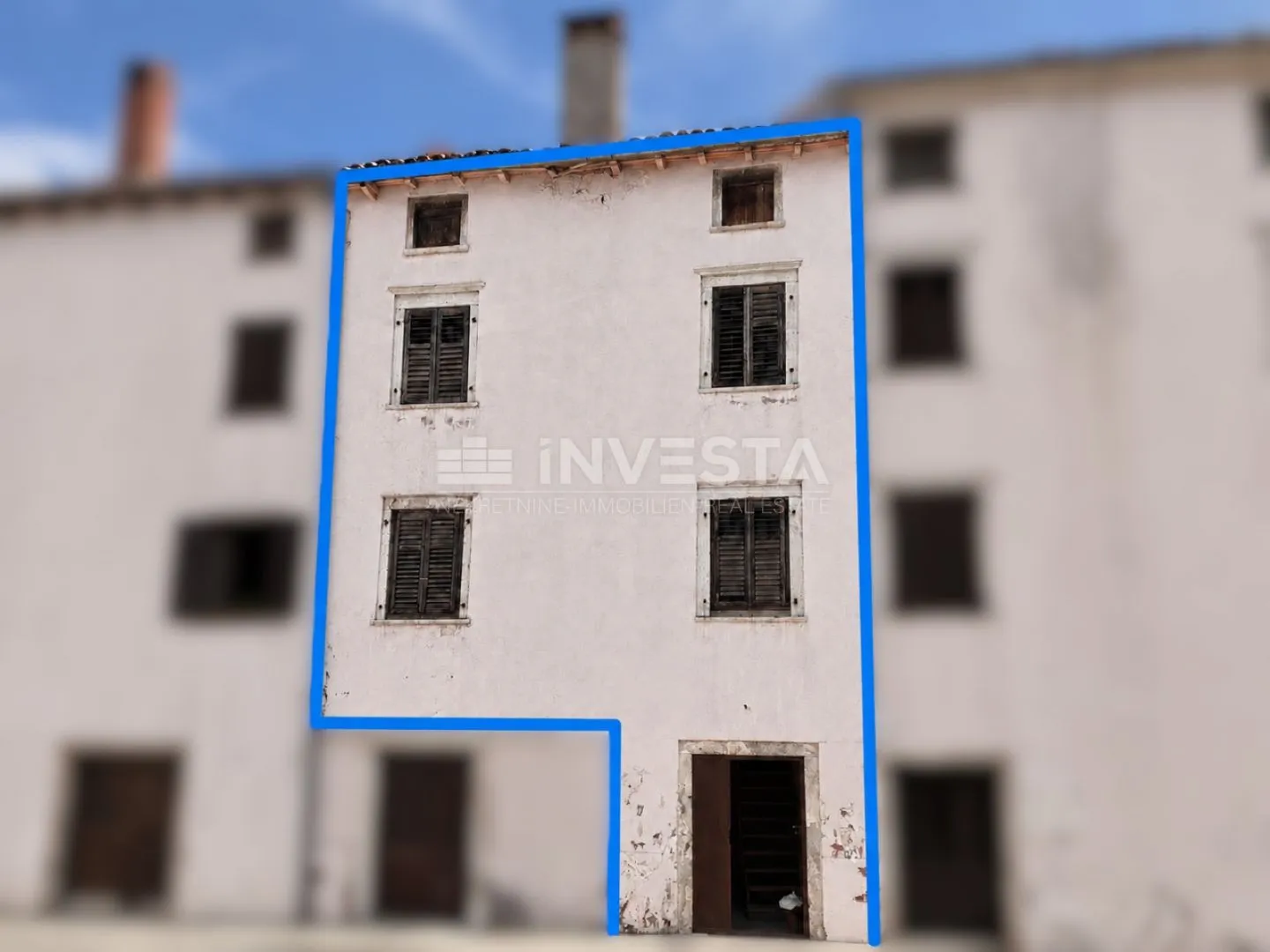 Vodnjan centar – troetažni stan s terasom i mogućnošću izvedbe do tri apartmana