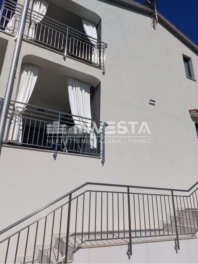 poreč okolica, moderno uređena vila dvojnica s bazenom, novogradnja - slika 2