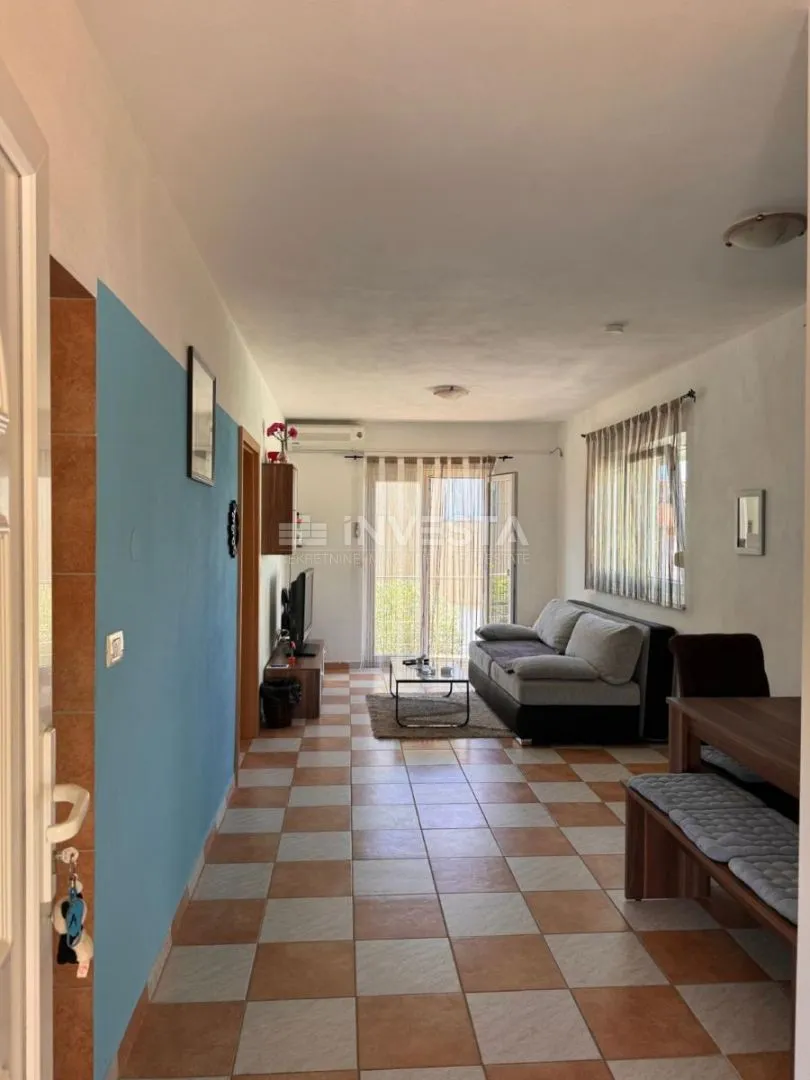 Kuća s tri apartmana u Fažani – 250 m od mora, idealna za život i najam - Fažana
