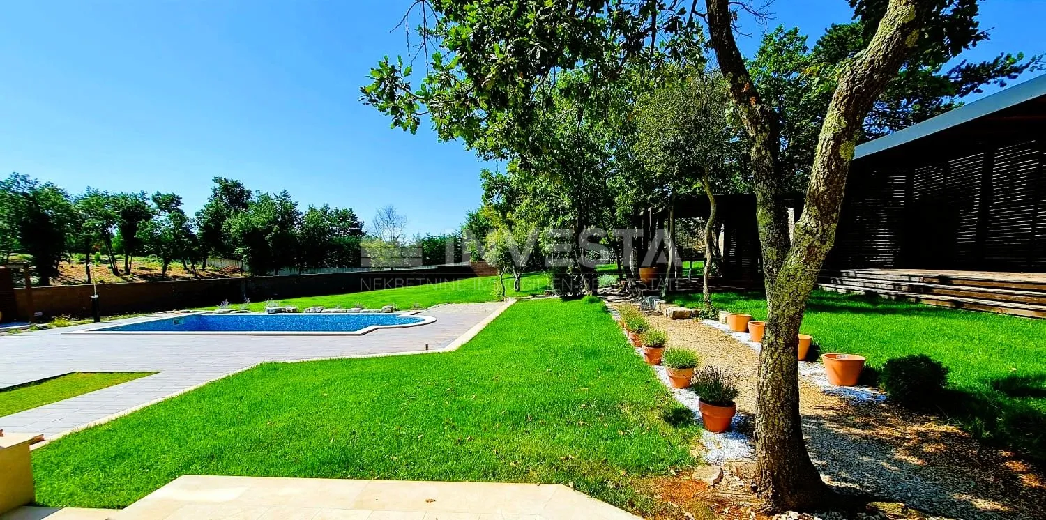 barban, moderna samostojeća vila s bazenom, 1800m2 okućnice - slika 28
