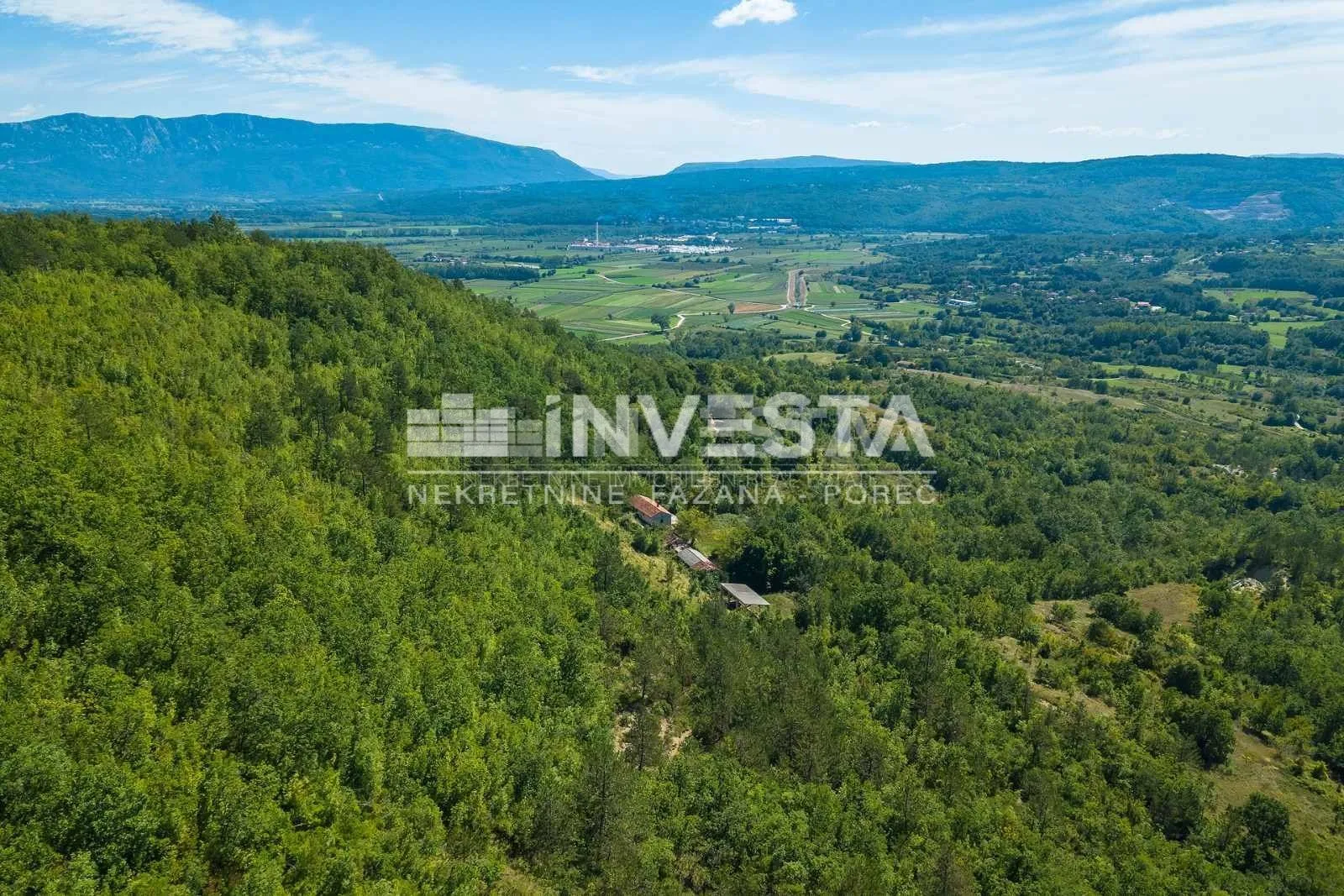 gračišće okolica, samostojeća kuća sa okućnicom i bajkovitim pogledom! - slika 9