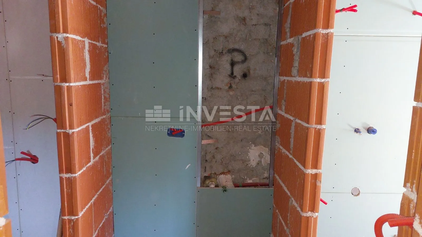 višnjan, kamena kuća -započeta renovacija - slika 11
