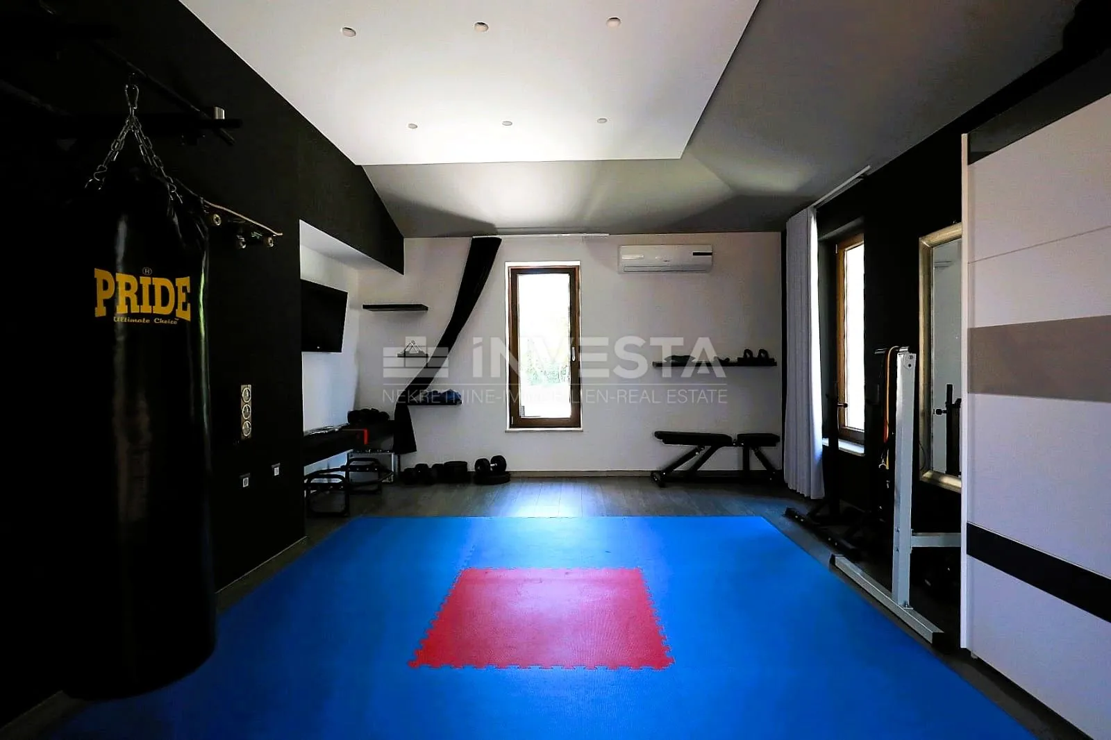 barban, moderna samostojeća vila s bazenom, 1800m2 okućnice - slika 17