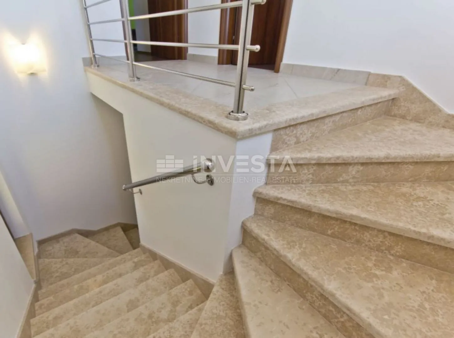 vodnjan, moderna vila s bazenom, 4 spavaće sobe - hitno! - slika 19