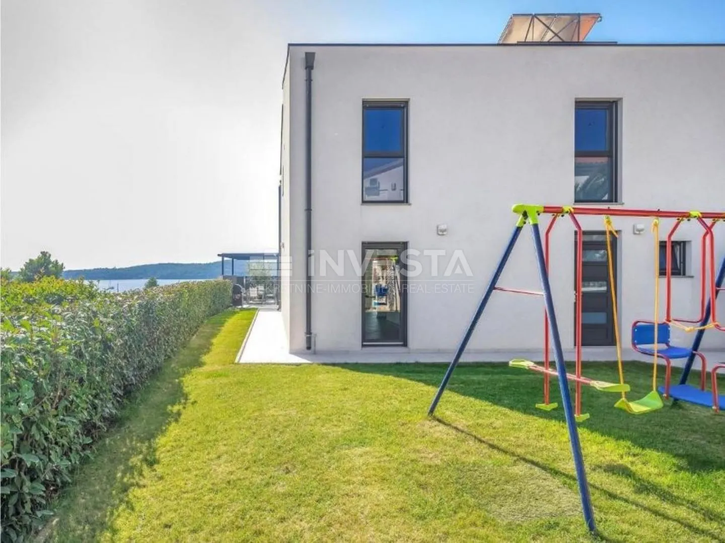 vila sa bazenom, pogledom na more i dodatnim apartmanom - slika 42