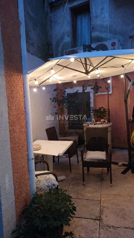 rovinj centar, poslovni prostor sa garsonijerom - slika 2